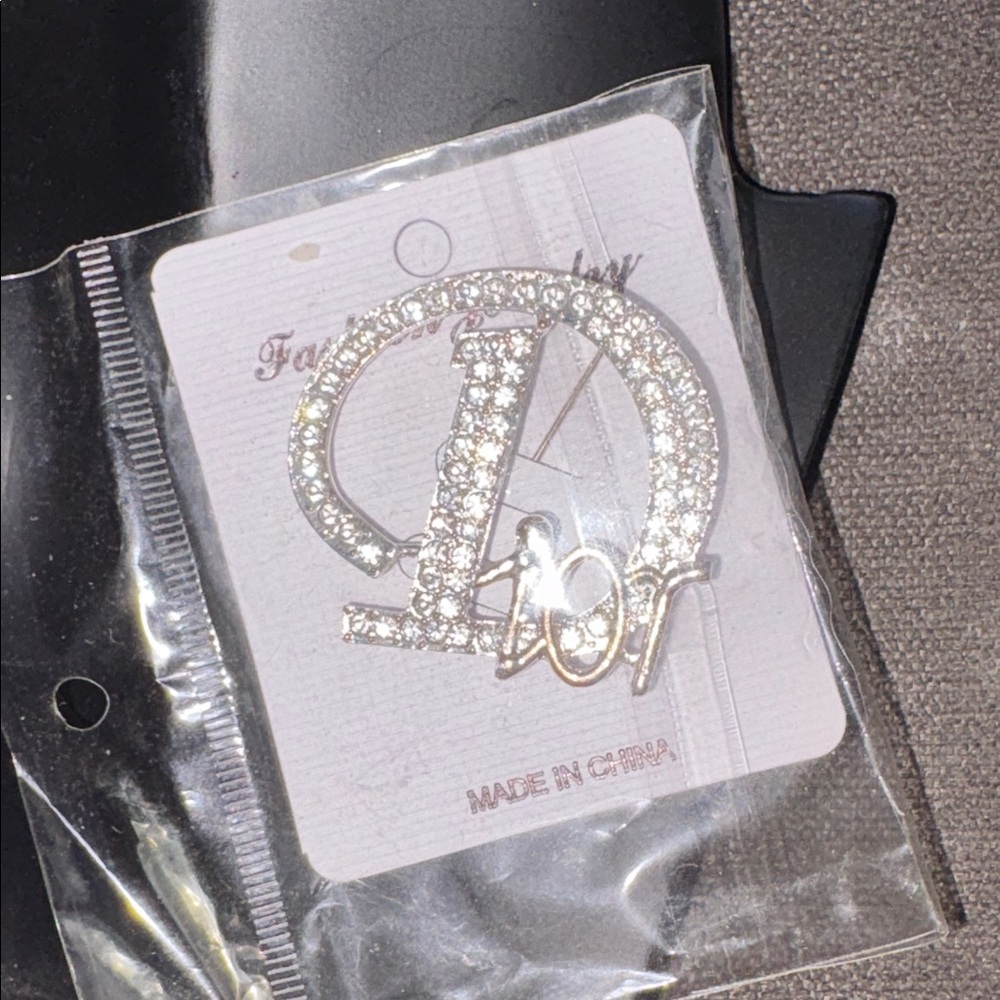 Silver Rhinestone Brooch - Picture 3 of 3